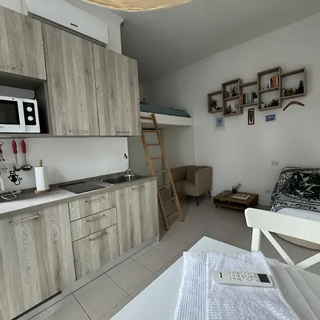 Casetta Di Irene 아파트 밀라노